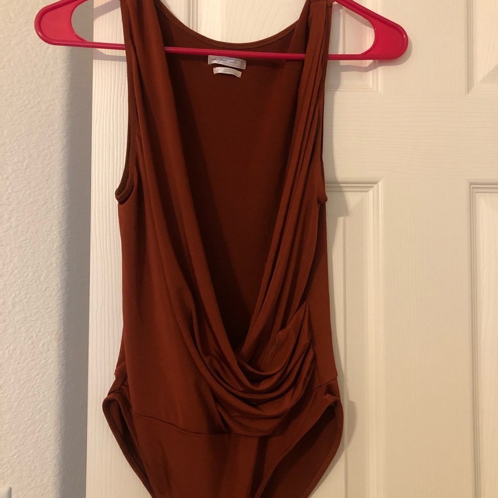 Low cut body suit